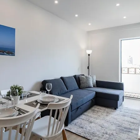1br Paraiso Flat W/ Balcony & Ac By Lovelystay Porto