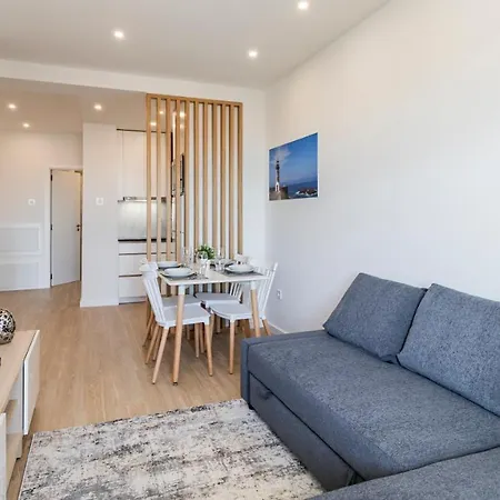 1br Paraiso Flat W/ Balcony & Ac By Lovelystay