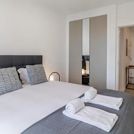 Appartement 1br Paraiso Flat W/ Balcony & Ac By Lovelystay
