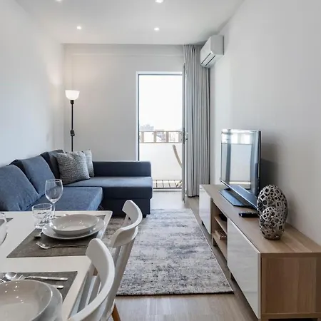 Appartement 1br Paraiso Flat W/ Balcony & Ac By Lovelystay *