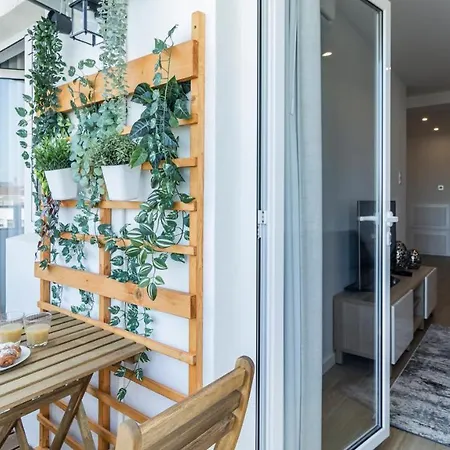 1br Paraiso Flat W/ Balcony & Ac By Lovelystay Porto