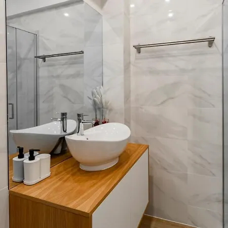 1br Paraiso Flat W/ Balcony & Ac By Lovelystay Apartment *